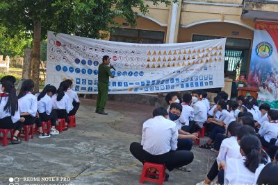 TUYÊN TRUYỀN PHỔ BIẾN PHÁP LUẬT VỀ GIAO THÔNG ĐƯỜNG BỘ TẠI TRƯỜNG TH&THCS PHỔ HÒA