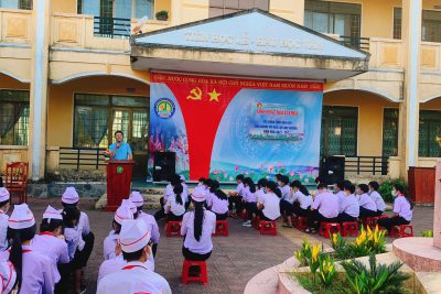 Tuyên truyền Giáo dục Pháp luật và phòng chống bạo lực học đường cho học sinh.