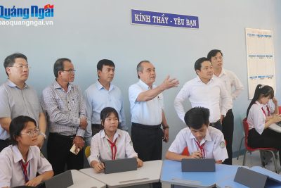 Lễ bàn giao bộ giải pháp trường học số đầu tiên tại Quảng Ngãi