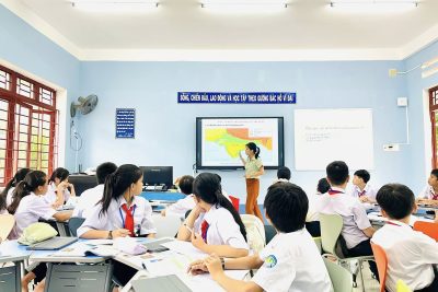 SINH HOẠT CHUYÊN MÔN NGHIÊN CỨU BÀI HỌC, CHỦ ĐỀ: ỨNG DỤNG CÔNG NGHỆ THÔNG TIN TRONG DẠY HỌC.